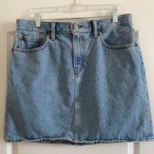Levi’s denim skirt size 31